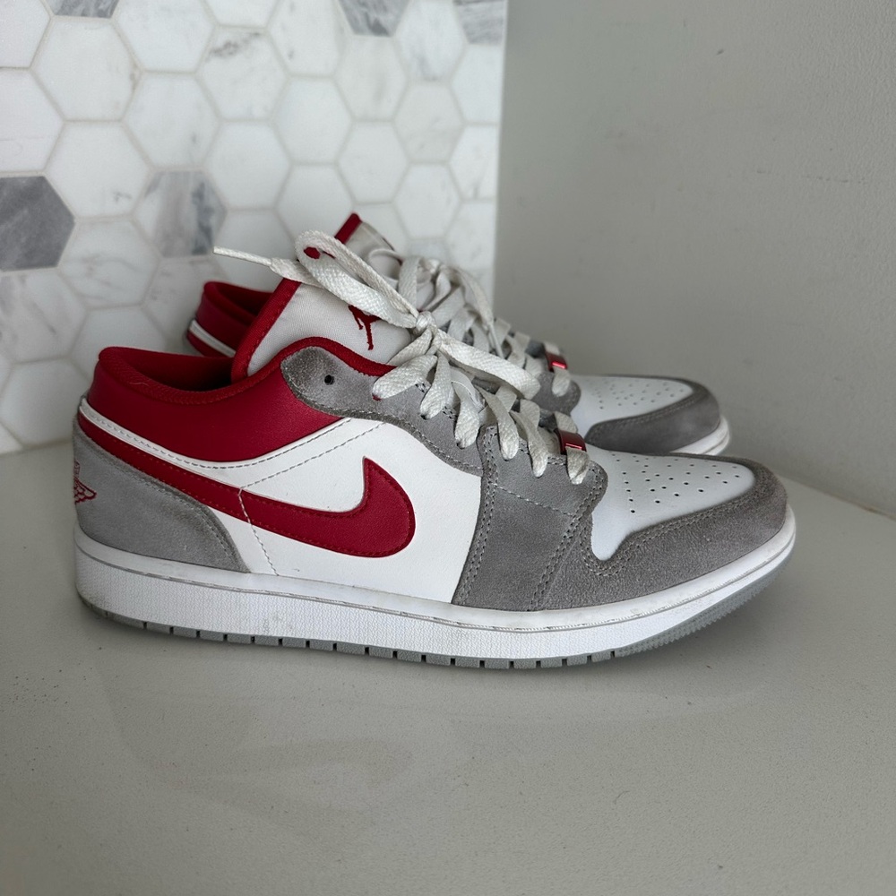 Air‎ Jordan 1 Low SE Light Smoke Grey Gym Red Size 9